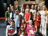 Mladí herci z divadelních kroužků se inspirovali v Praze